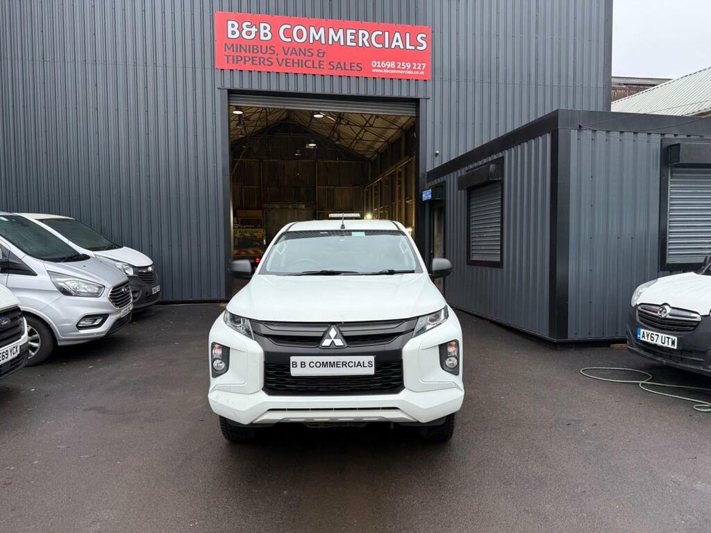 Mitsubishi L200 2.2 Di-d Dc 4Life 4Wd Euro 6 S S White #2