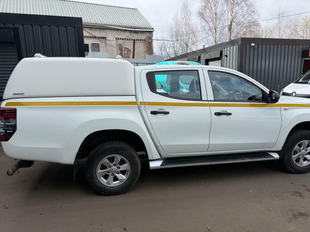 Mitsubishi L200 2.2 Di-d Dc 4Life 4Wd Euro 6 S S White #4