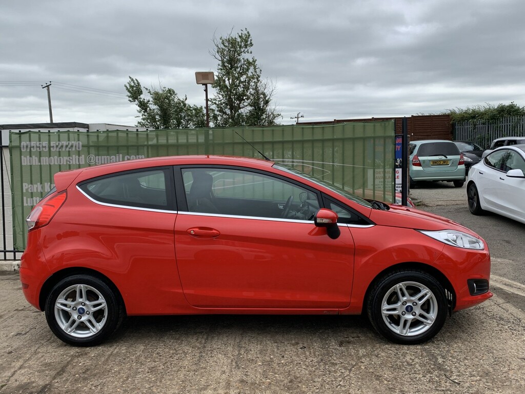 Ford Fiesta 1.3 Zetec 201313 KU13XBP Red #4