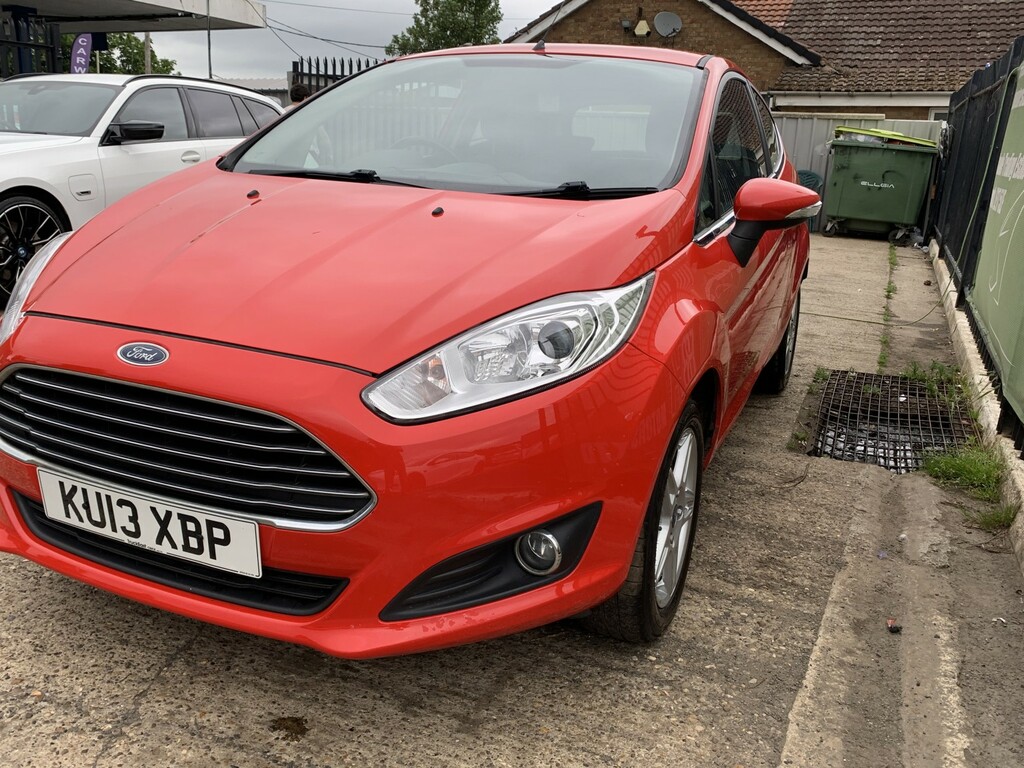 Ford Fiesta 1.3 Zetec 201313 KU13XBP Red #3