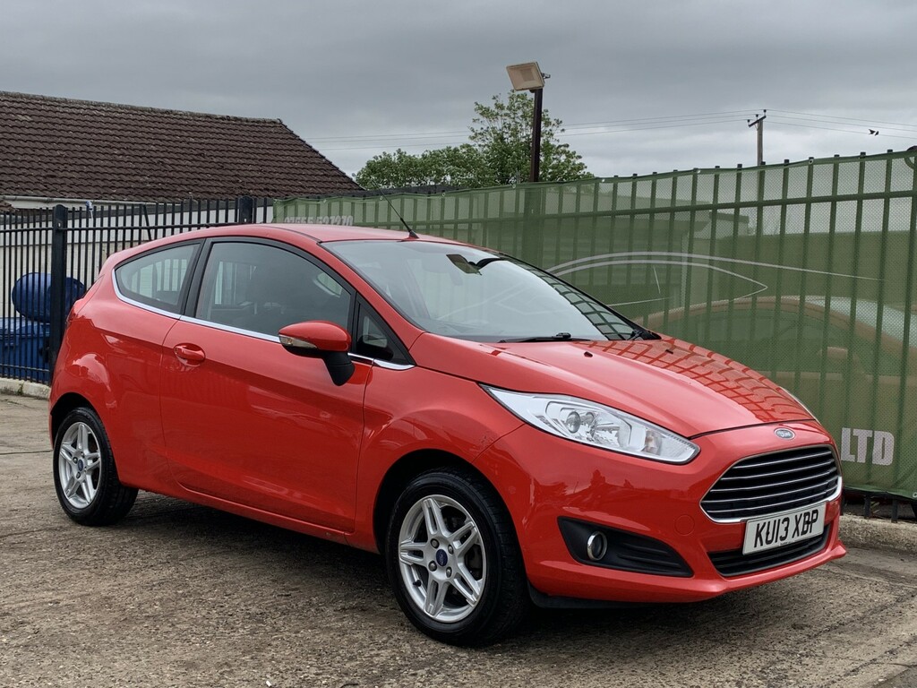 Ford Fiesta 1.3 Zetec 201313 Red