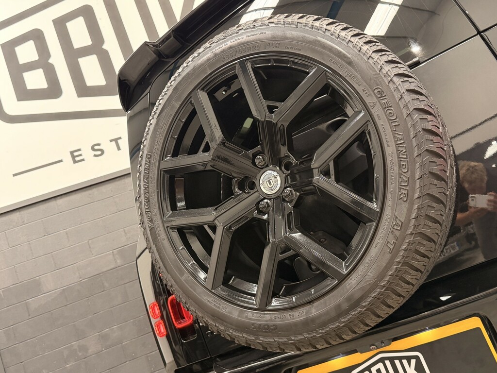 Land Rover Defender 110 X-dynamic Se Black #16