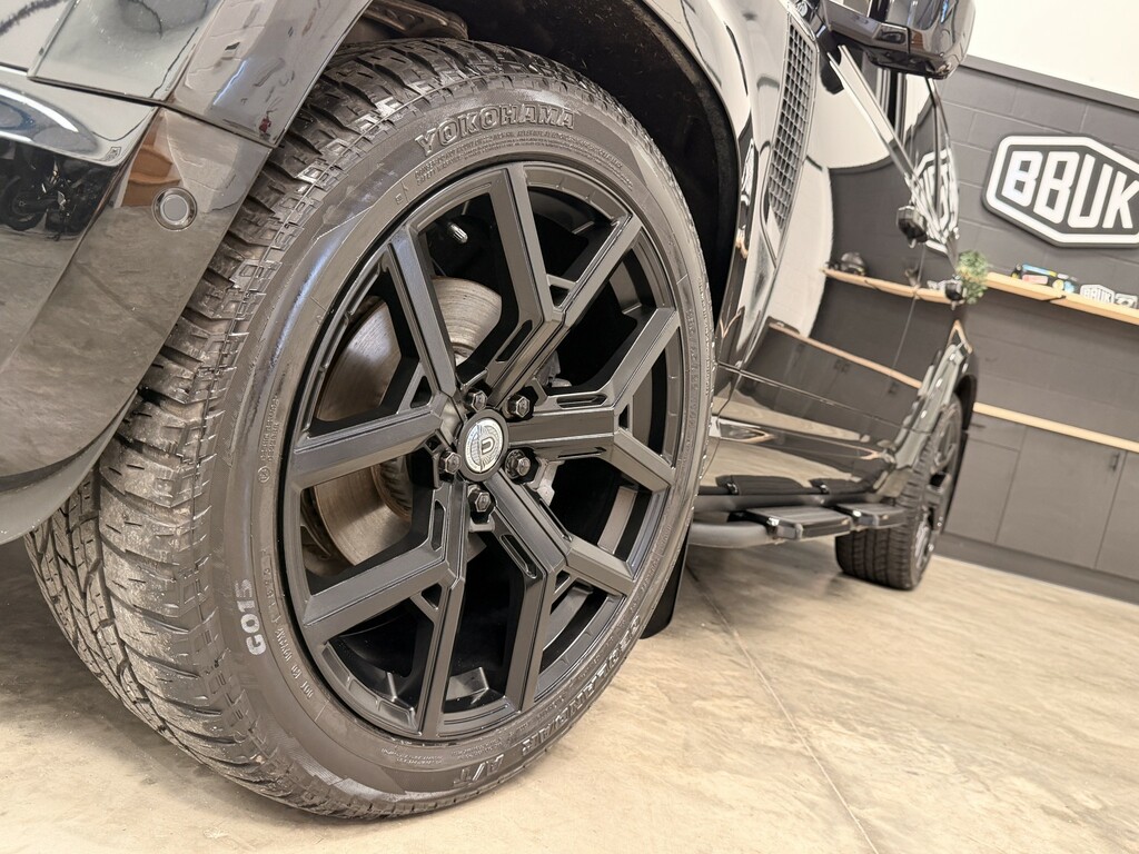 Land Rover Defender 110 X-dynamic Se Black #18