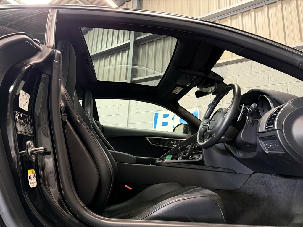 Jaguar F-Type 3.0 380 Supercharged V6 R-dynamic Blue #48