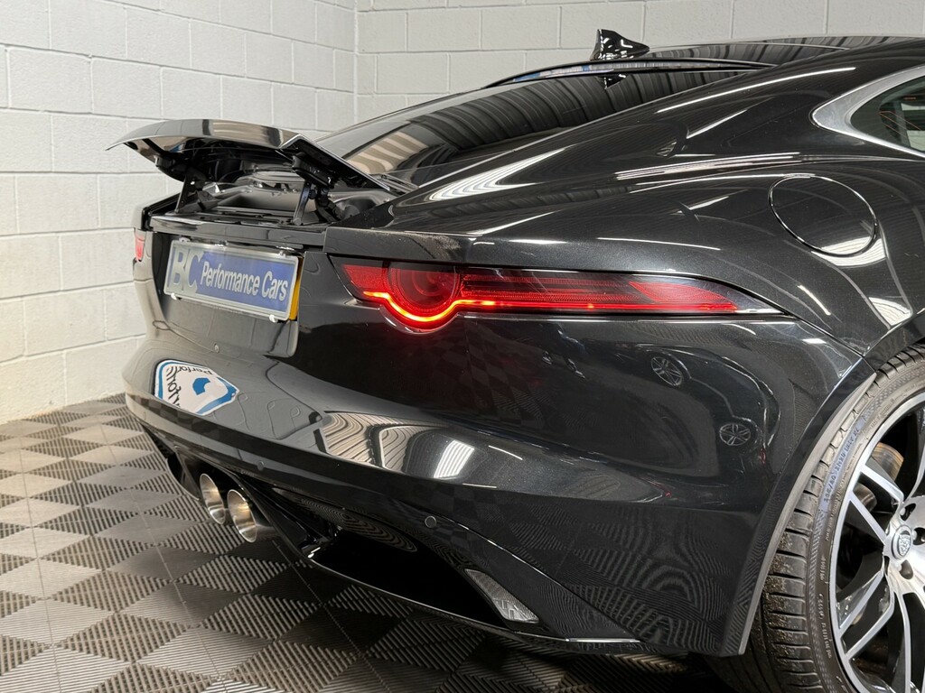 Jaguar F-Type 3.0 380 Supercharged V6 R-dynamic Blue #33