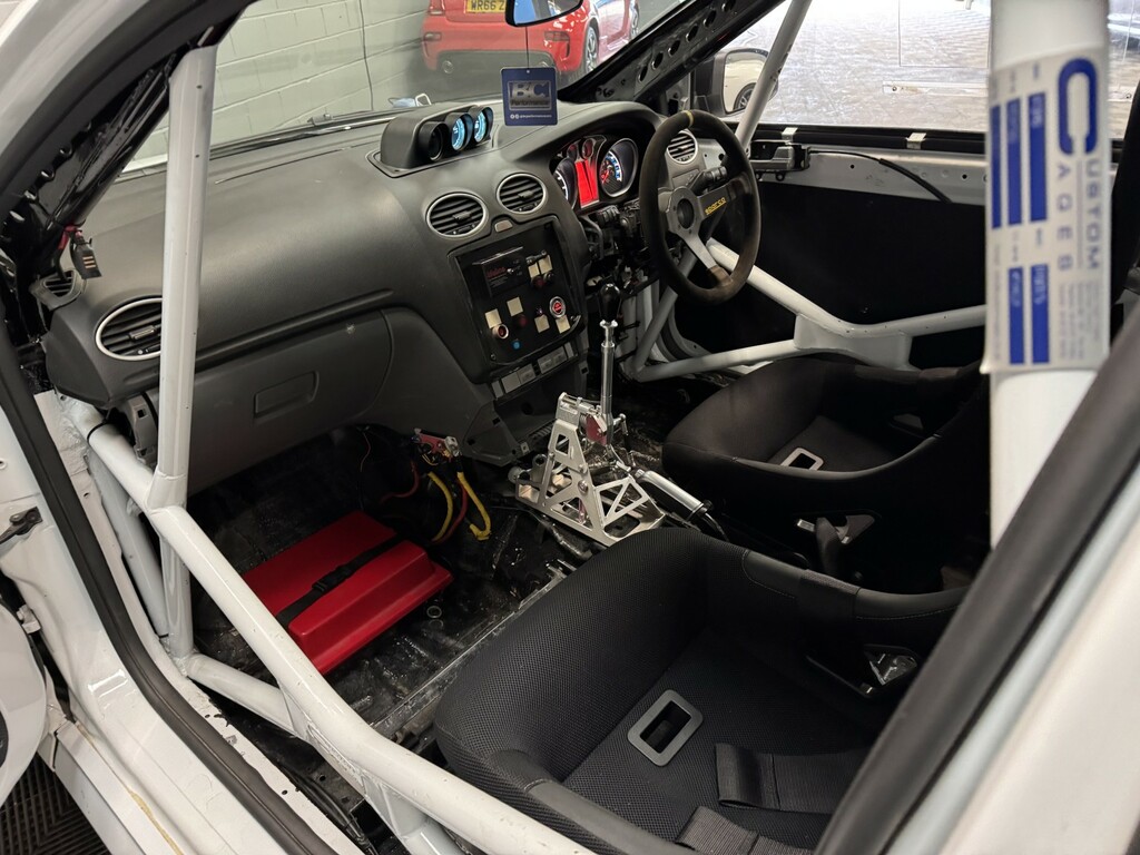 Ford Focus Titanium, 1.6 110Bhp, Silver #31