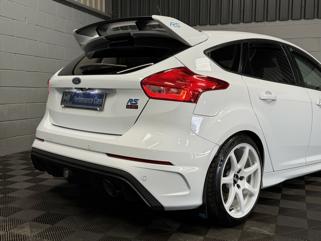Ford Focus Hatchback 2.3 T Ecoboost Rs 201717 RS17HRY White #3