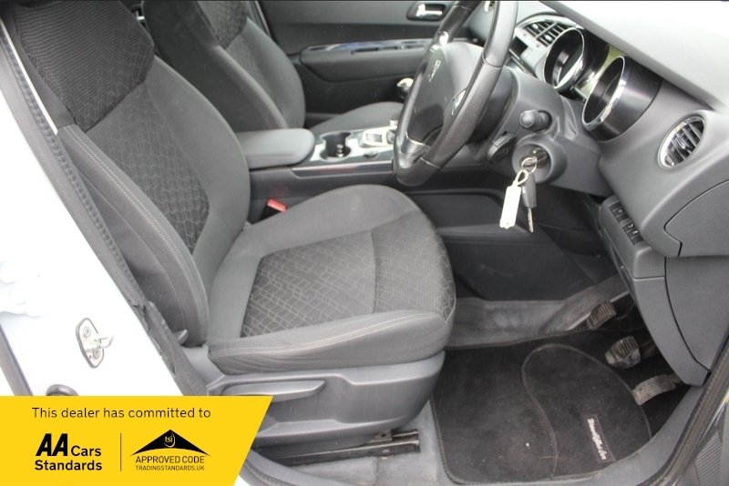 Peugeot 3008 1.6 E-hdi Active 115 Bhp Silver #5