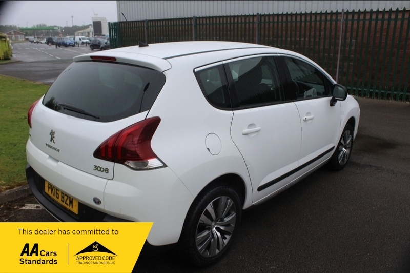 Peugeot 3008 1.6 E-hdi Active 115 Bhp Silver #3