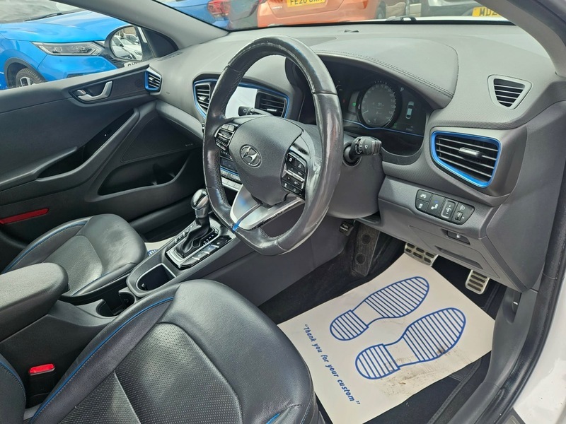 Hyundai Ioniq Premium White #13