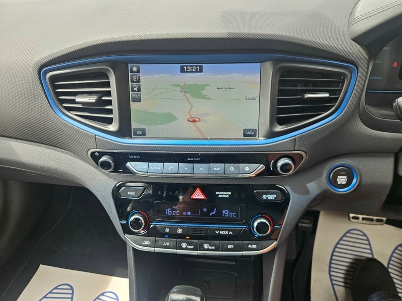 Hyundai Ioniq Premium White #15