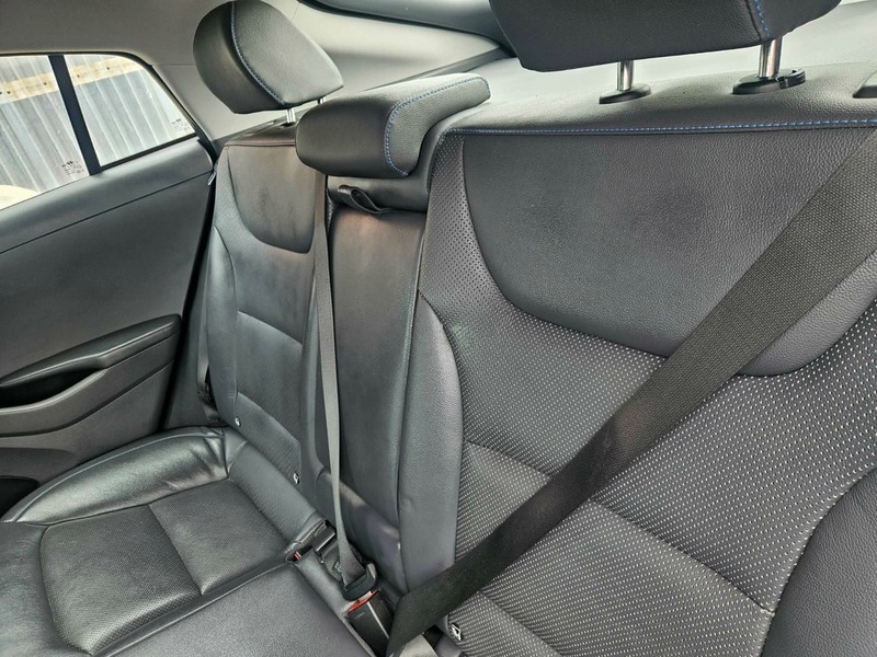 Hyundai Ioniq Premium White #20