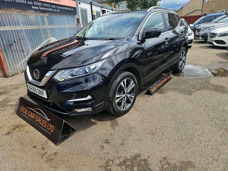 Nissan Qashqai Dig-t N-connecta Black