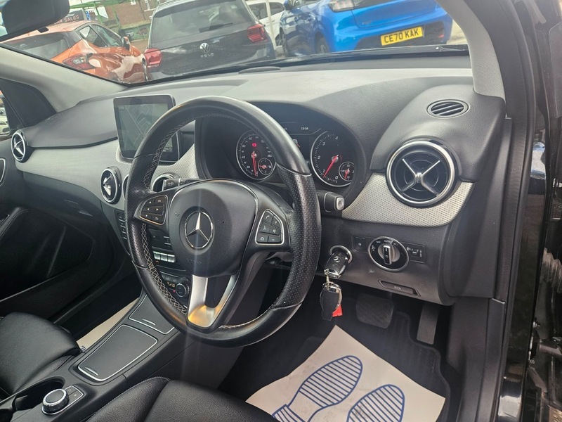 Mercedes-Benz B Class Mpv Black #12