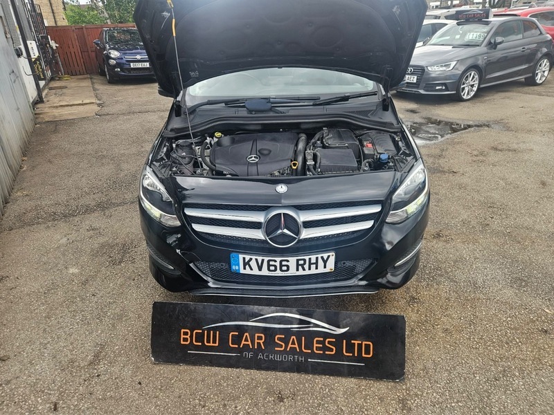 Mercedes-Benz B Class Mpv Black #9