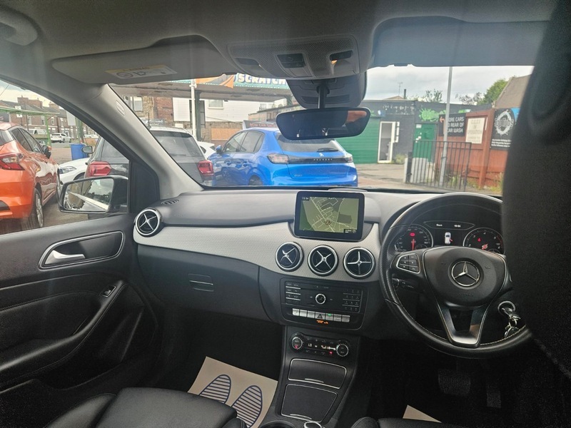 Mercedes-Benz B Class Mpv Black #13