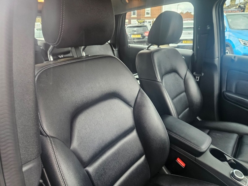Mercedes-Benz B Class Mpv Black #14