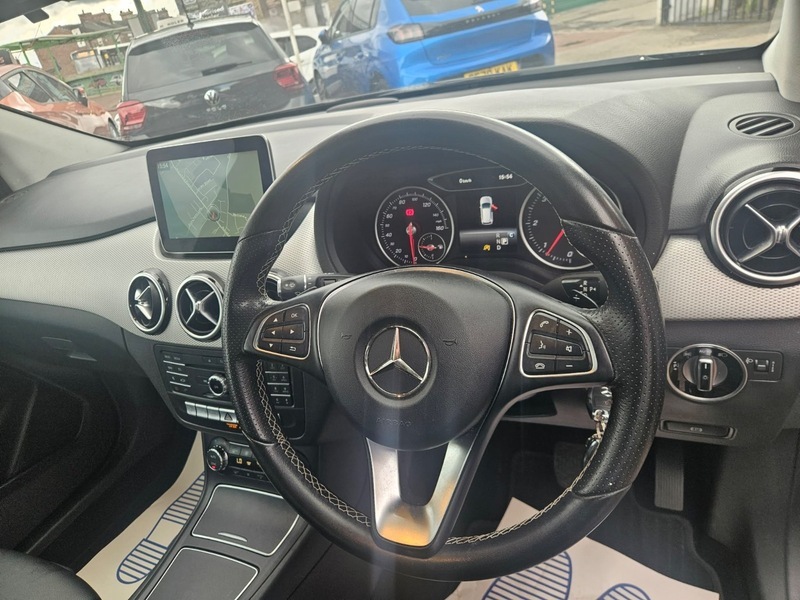 Mercedes-Benz B Class Mpv Black #18