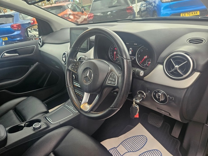 Mercedes-Benz B Class Mpv Black #16