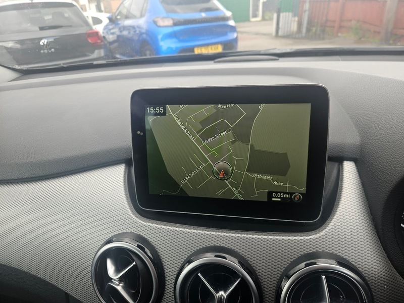 Mercedes-Benz B Class Mpv Black #15