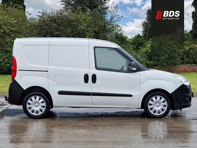 Vauxhall Combo 5 Seat Crew Cab Euro 6 CV17XOG White #5