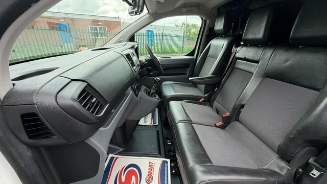 Vauxhall Vivaro Minibus Silver #33