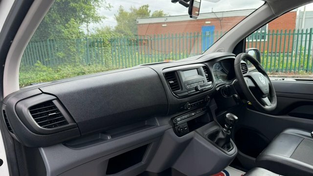 Vauxhall Vivaro Minibus Silver #30