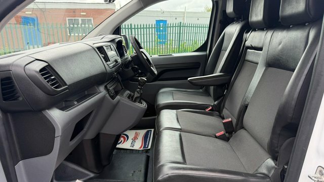Vauxhall Vivaro Minibus Silver #35