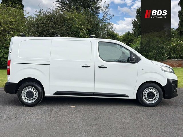 Vauxhall Vivaro Minibus Silver #7