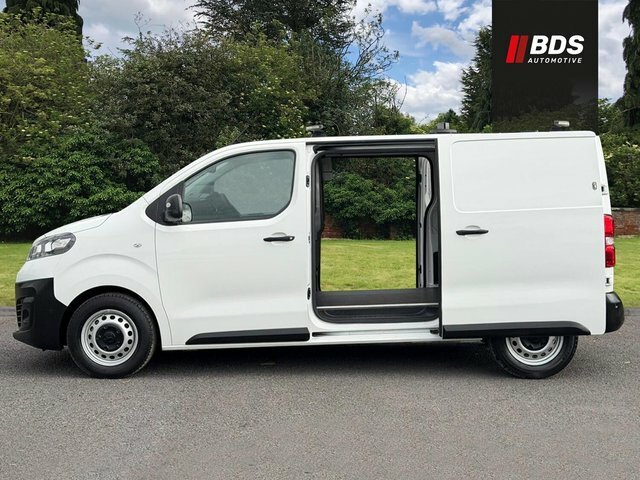 Vauxhall Vivaro Minibus Silver #18
