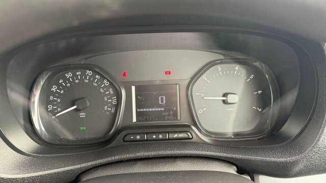 Vauxhall Vivaro Minibus Silver #32