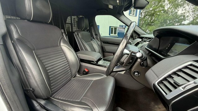 Land Rover Discovery White #20