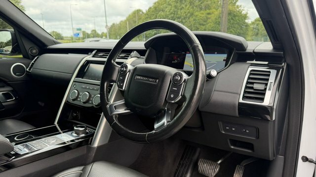 Land Rover Discovery White #30