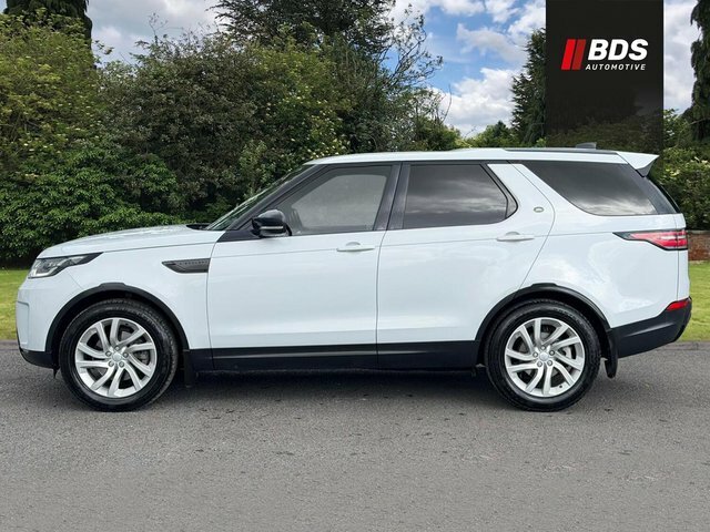 Land Rover Discovery White #15