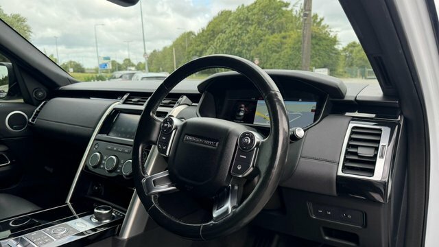 Land Rover Discovery White #29