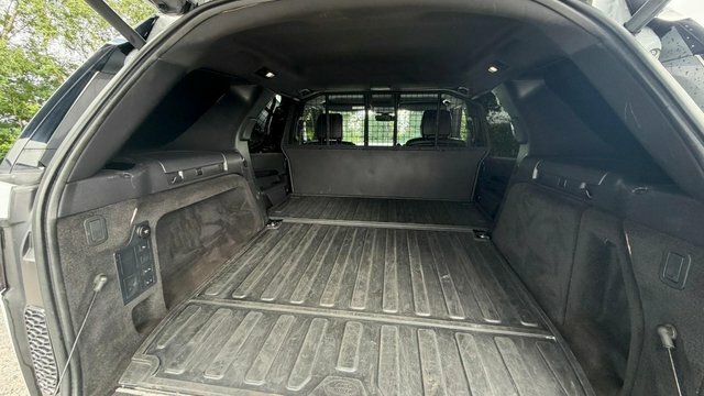 Land Rover Discovery White #12