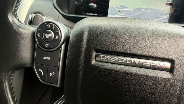 Land Rover Discovery White #25