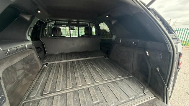 Land Rover Discovery White #13