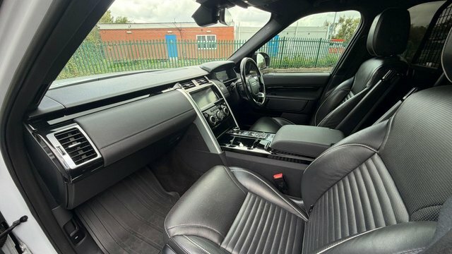 Land Rover Discovery White #35