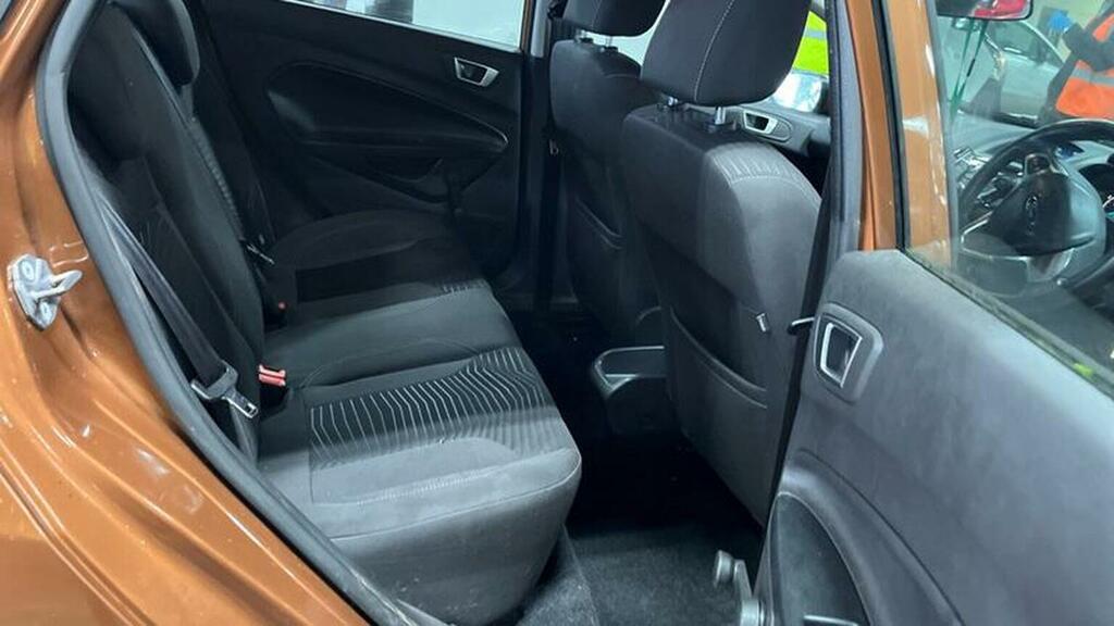 Ford Fiesta Hatchback 1.25 Zetec Euro 6 201616 J912WHO Brown #5