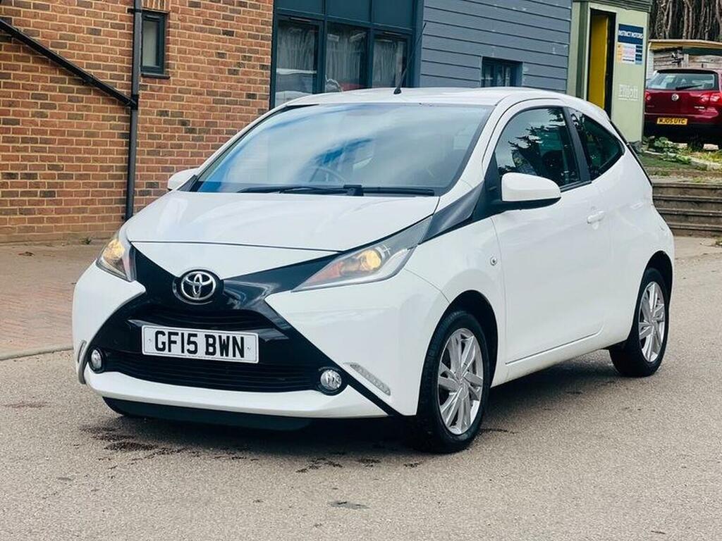 Toyota Aygo Hatchback 1.0 Vvt-i X-pression Euro 5 Euro 5 GF15BWN White #4