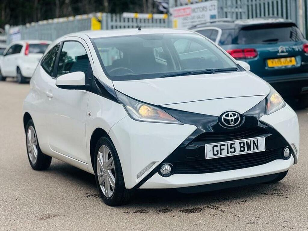 Toyota Aygo Hatchback 1.0 Vvt-i X-pression Euro 5 Euro 5 GF15BWN White #3