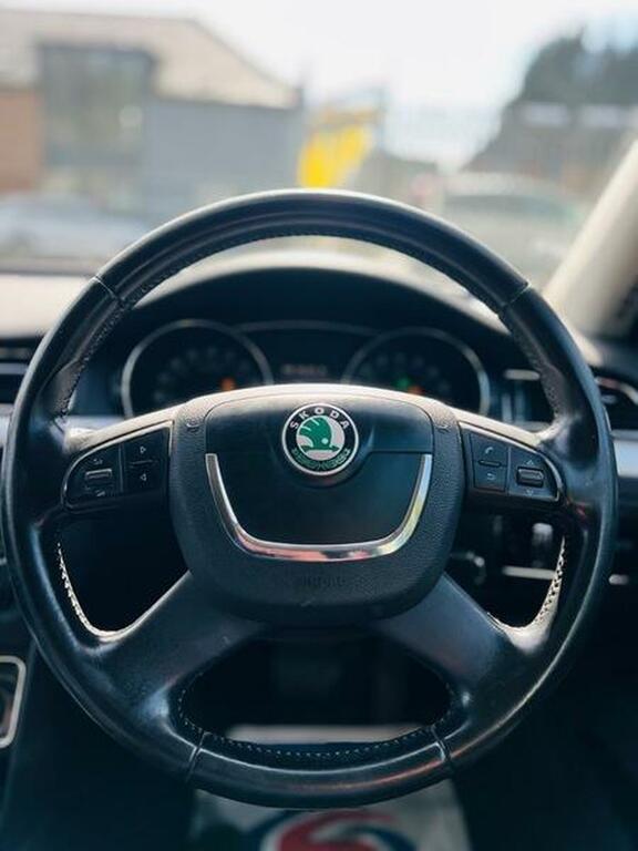 Skoda Superb 2.0 Tdi Elegance Dsg Euro 5 Black #22