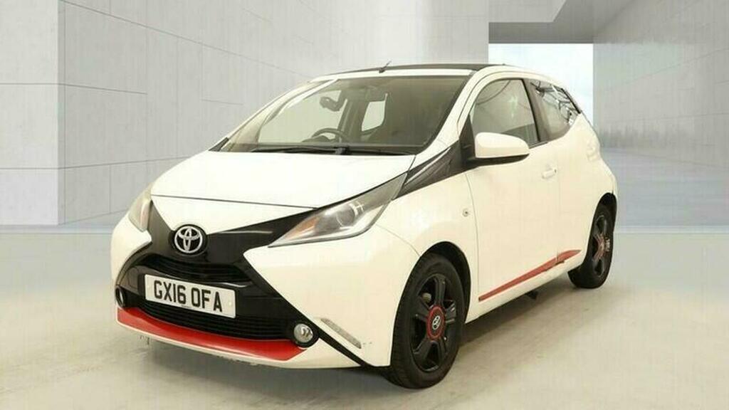 Toyota Aygo 1.0 Vvt-i X-pression X-wave Euro 5 Euro 5 White #2