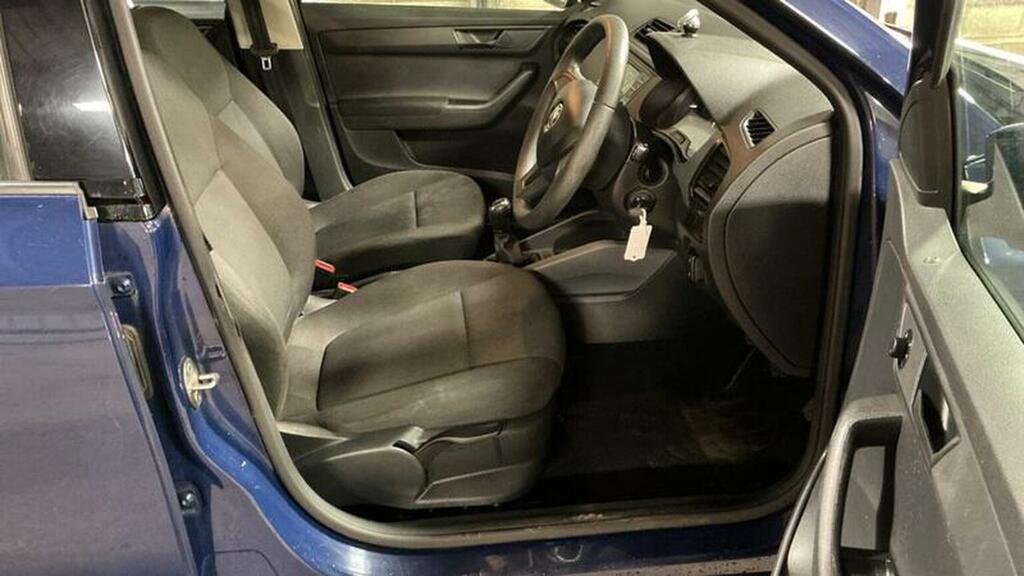 Skoda Fabia Hatchback Blue #9