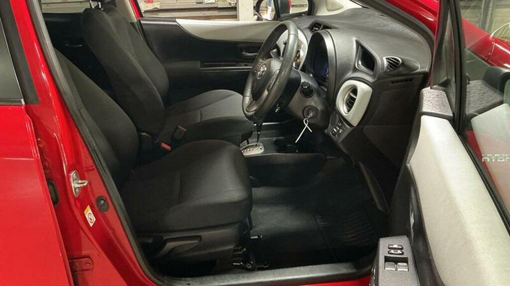 Toyota Yaris 1.3 Vvt-i Icon Red #8
