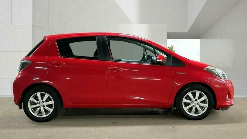 Toyota Yaris 1.5 Vvt-h Icon Plus Cvt Euro 5 Red #4
