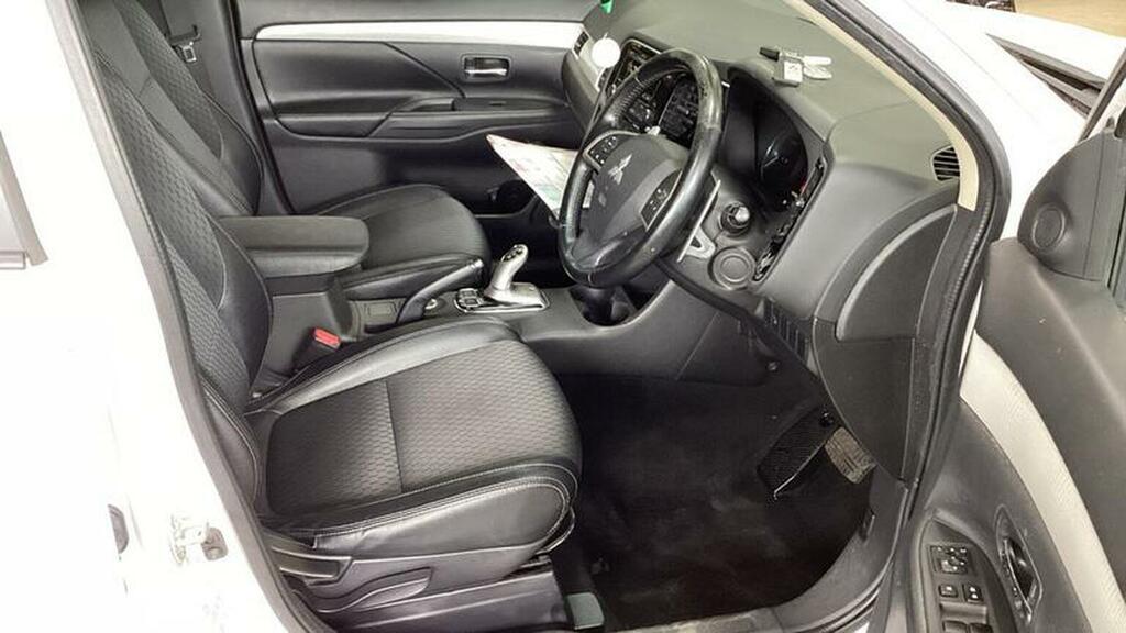Mitsubishi Outlander 2.0 Phev Gx4h Estate White #11