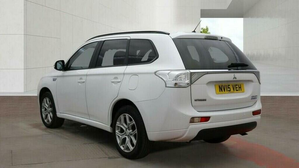 Mitsubishi Outlander 2.0H 12Kwh Gx3h Cvt 4Wd Euro 5 Ss White #3