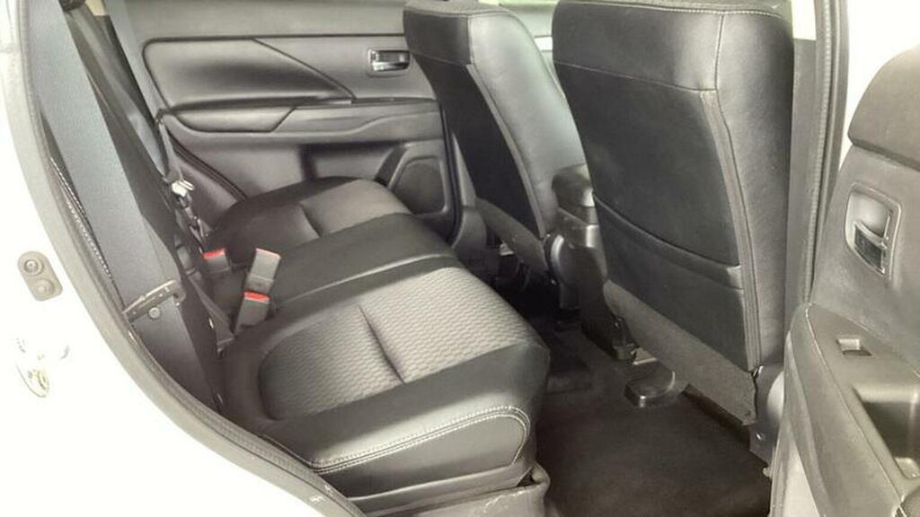 Mitsubishi Outlander 2.0 Phev Gx4h Estate White #10